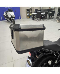 Moto Guzzi V7 Stone (2025 - 26)