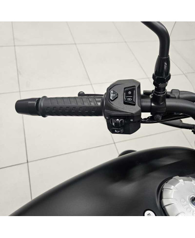 Moto Guzzi V7 Stone (2025 - 26)